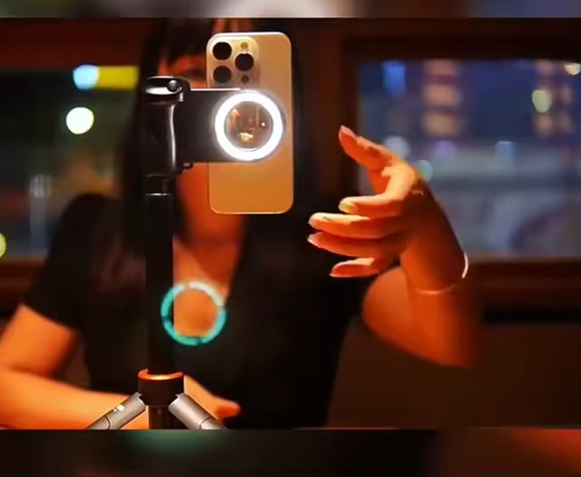 Cargador Inalámbrico Magnético 3 en 1: Selfie Stick Flexible con Luz LED para Vlog, Escritorio y Bicicleta